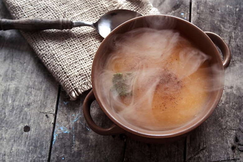 偏愛高溫熱湯、熱飲又偏好吃「這類食物」，具醫學研究：罹食道癌風險較一般人高